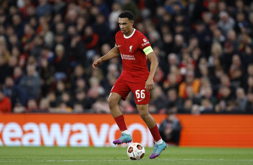 O corte de cabelo de Trent Alexander-Arnold desencadeia uma série de eventos